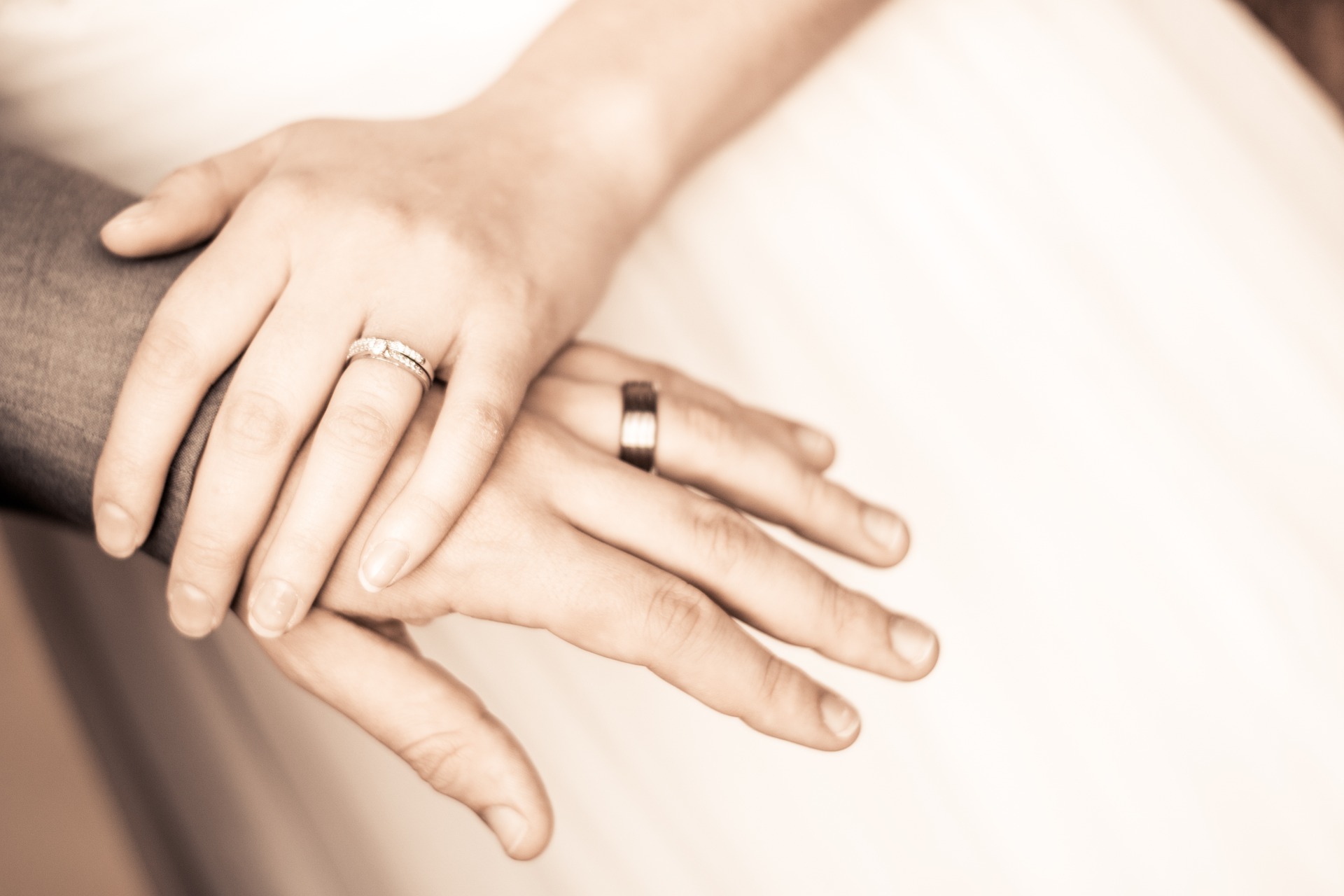Here's Why Your Wedding Ring Goes On Your Left Hand